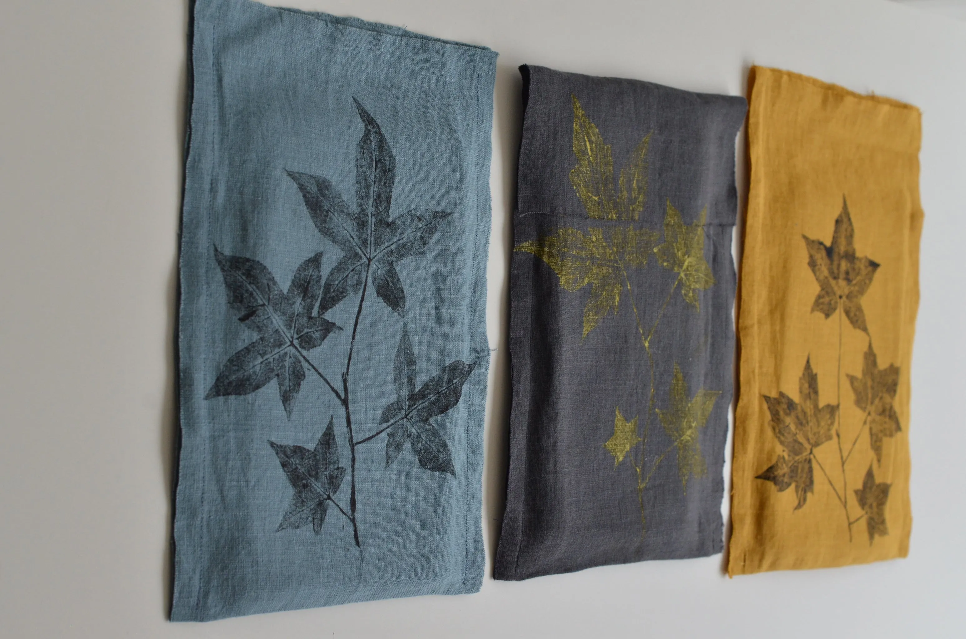 Sweetgum Leaf Linen Tea Towel (Set of 2 w/bag)