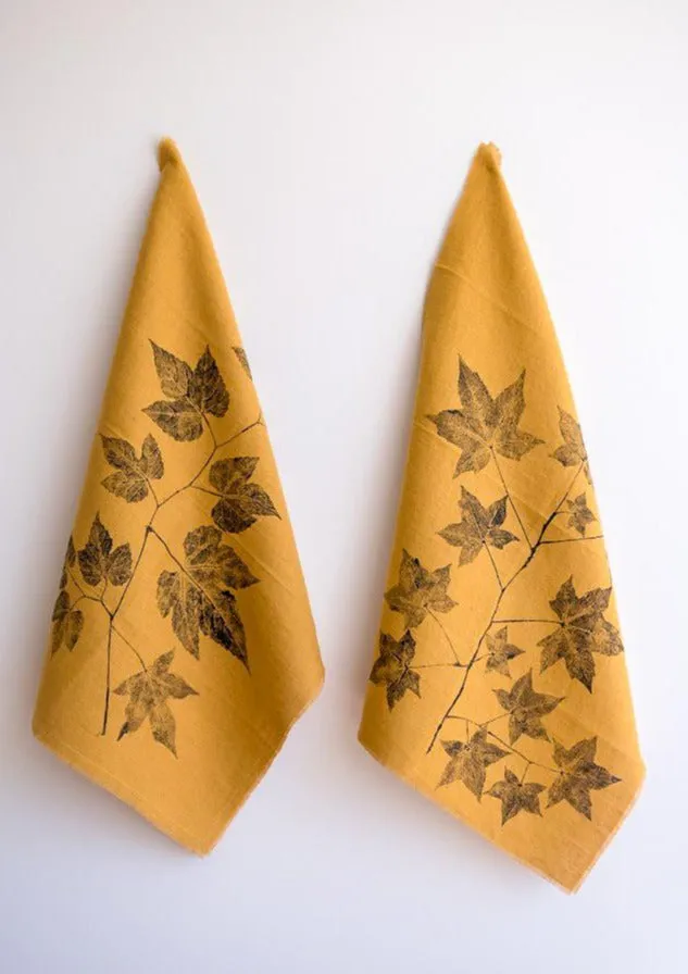 Sweetgum Leaf Linen Tea Towel (Set of 2 w/bag)