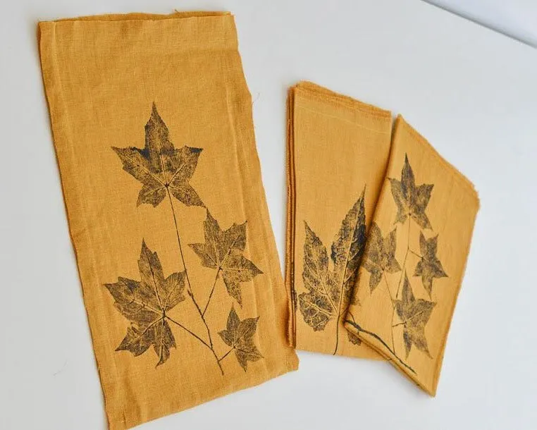 Sweetgum Leaf Linen Tea Towel (Set of 2 w/bag)