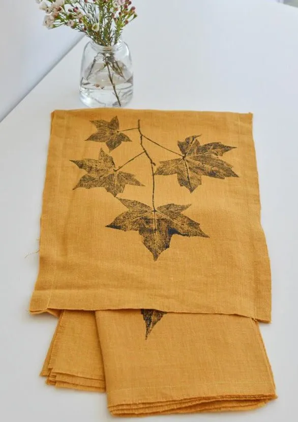 Sweetgum Leaf Linen Tea Towel (Set of 2 w/bag)